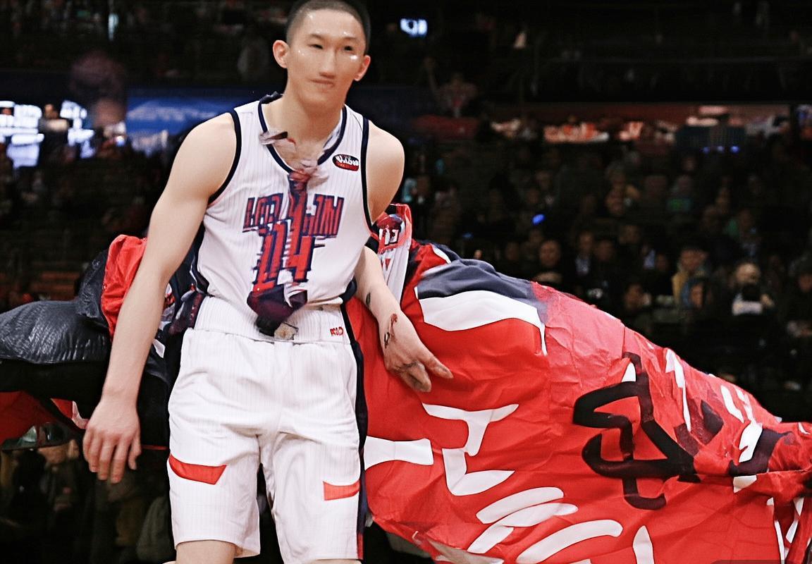 湖人稳固附加赛席位，NBA常规赛排名风云突变：西部竞争激烈，火箭连胜冲至西部第四